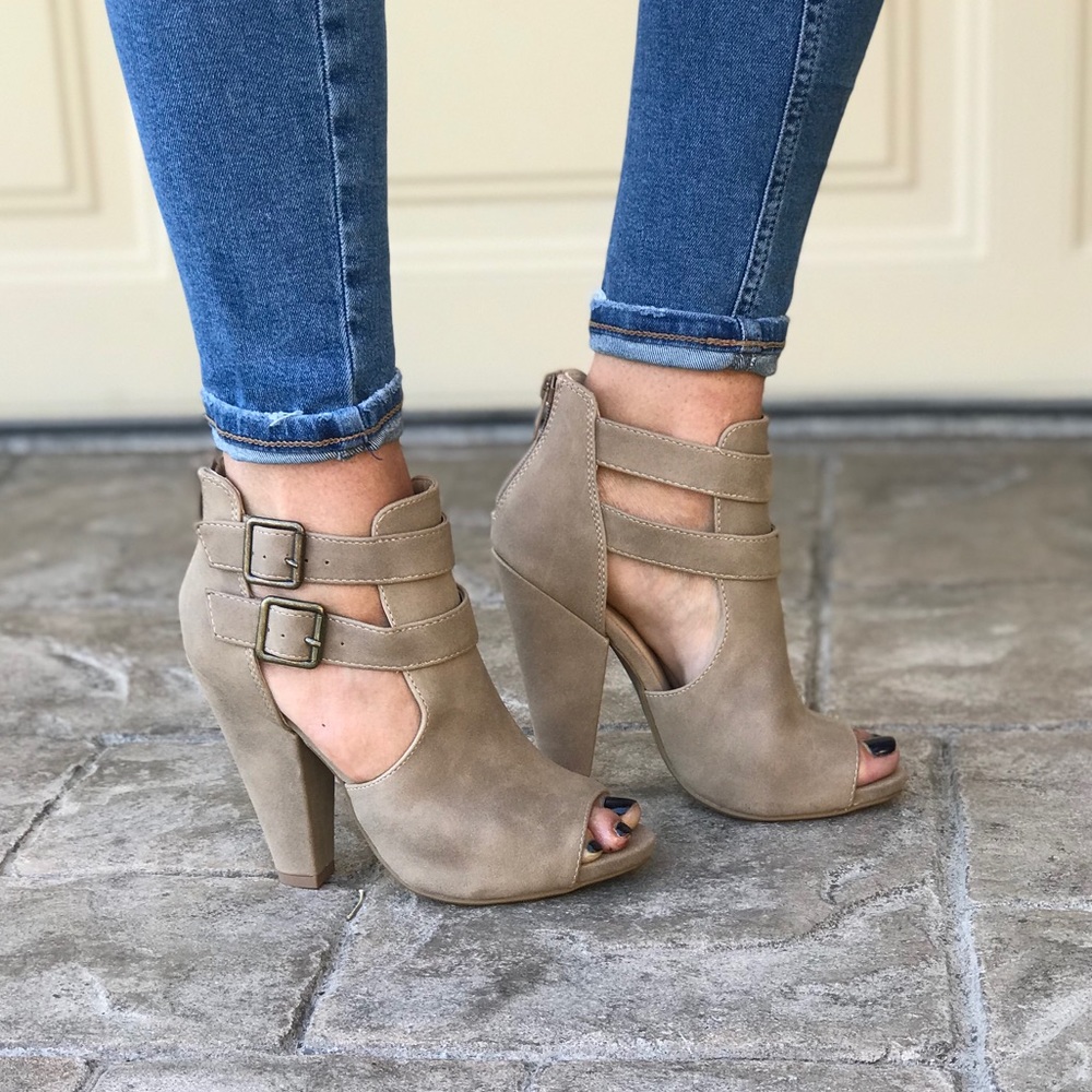 Peep Toe Buckle Straps Block Heel Platform